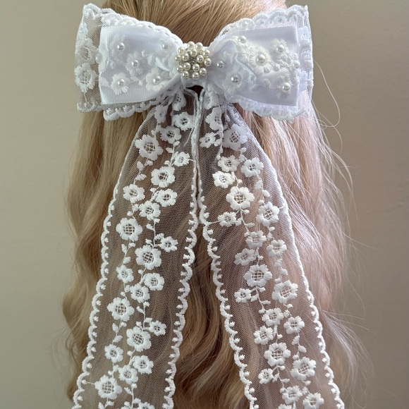 Elegant White Embroidered Lace Hair Bow clip . Handmade and NWOT - Picture 8 of 10